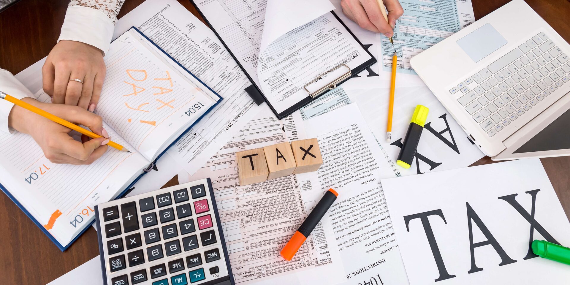 Can You File Your Personal and Business Taxes Together?