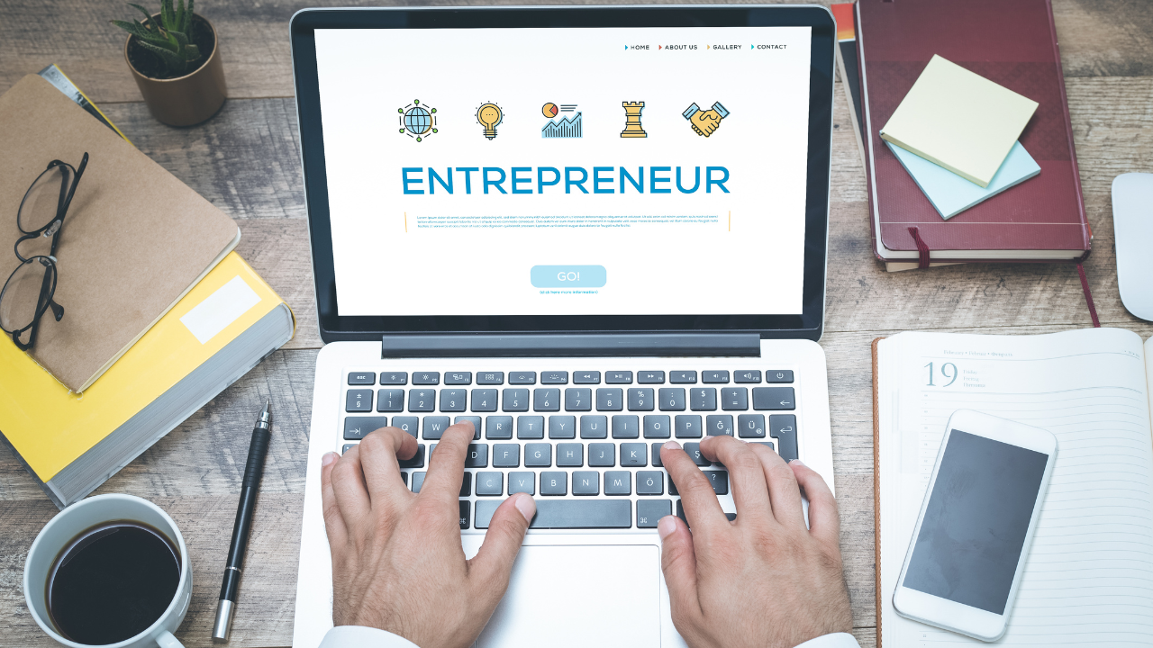15 Innovative Solopreneur Ideas to Start a One-Person Business