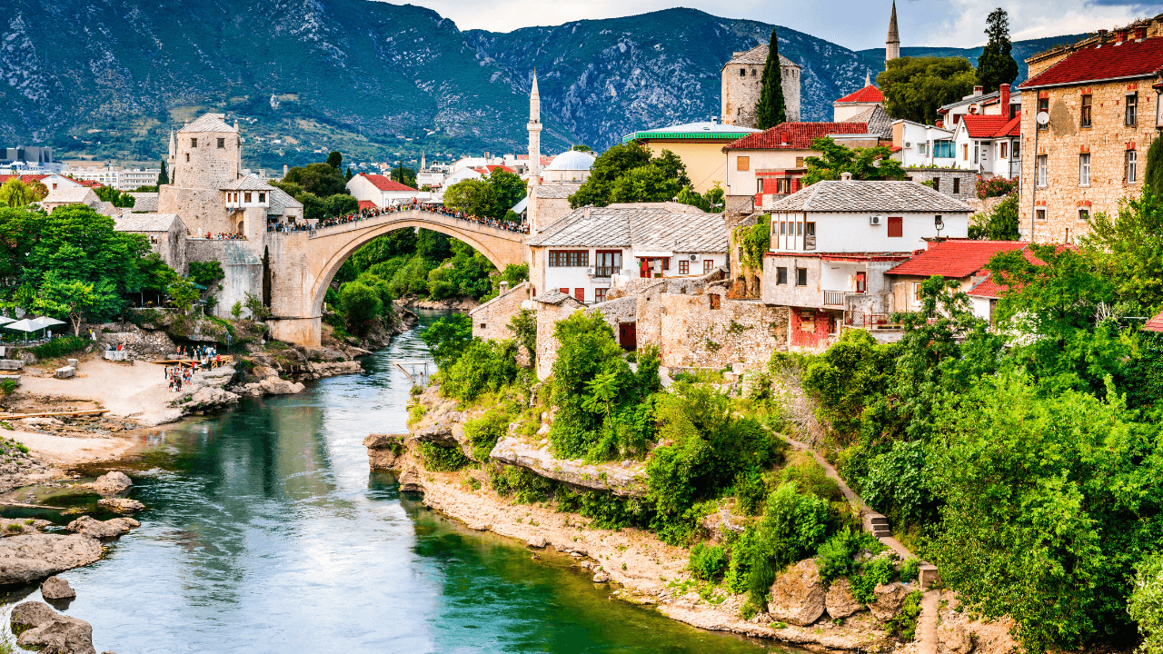 Top 11 lande met lae belasting in Europa wat jy moet weet Bosnië