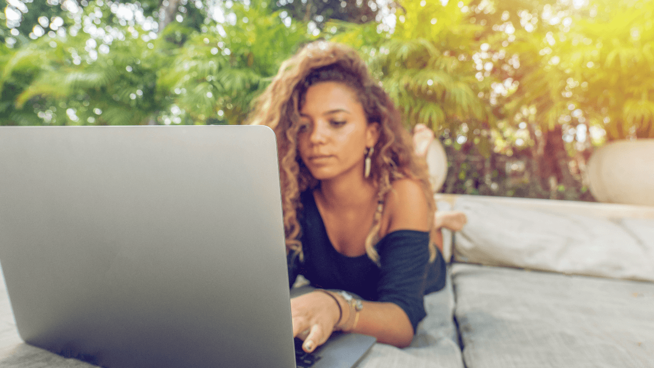 Top 10 lande met lae belasting vir digitale nomades Die keuse van 'n land met lae belastingkoerse as 'n digitale nomad_ Sleuteloorwegings