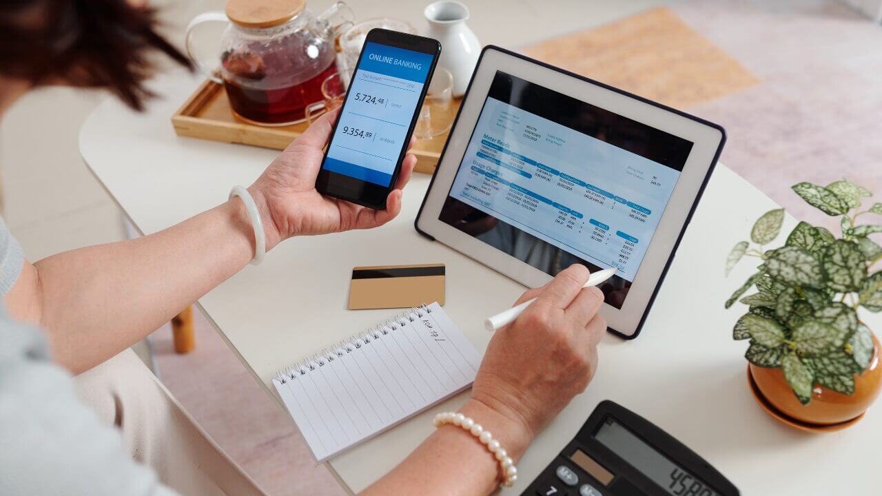 Top 7 Online Monthly Bookkeeping Services for Small Businesses in 2025