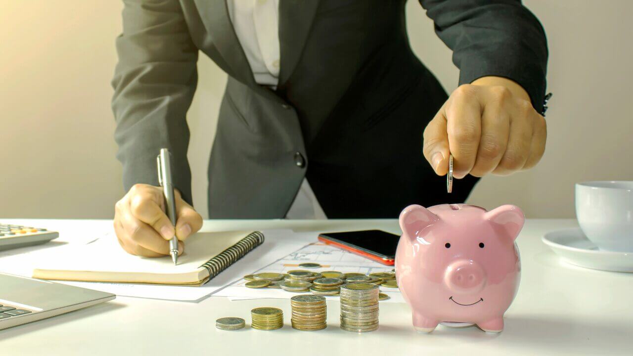 5 Ways a Small Business Bookkeeping Service Can Save You Money
